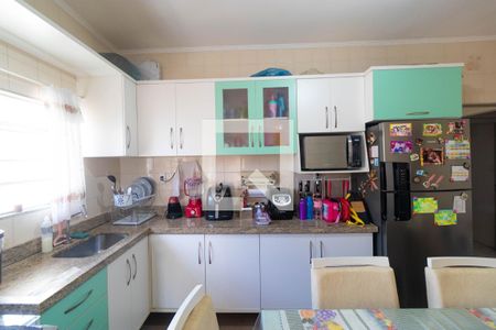 Casa à venda com 146m², 3 quartos e 2 vagas Casa à venda com 146m², 3 quartos e 2 vagasCozinha