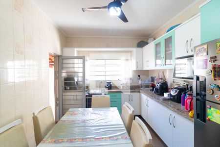 Casa à venda com 146m², 3 quartos e 2 vagas Casa à venda com 146m², 3 quartos e 2 vagasCozinha