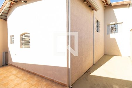 Casa à venda com 146m², 3 quartos e 2 vagas Casa à venda com 146m², 3 quartos e 2 vagasQuintal