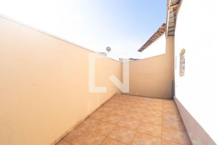 Casa à venda com 146m², 3 quartos e 2 vagas Casa à venda com 146m², 3 quartos e 2 vagasQuintal