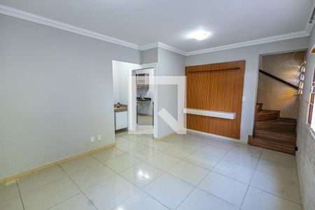 Sala de casa para alugar com 3 quartos, 110m² em Santa Amelia, Belo Horizonte