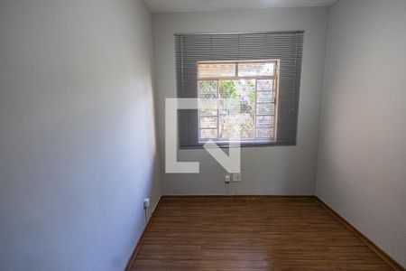 Quarto 1 / 2º andar de casa para alugar com 3 quartos, 110m² em Santa Amelia, Belo Horizonte