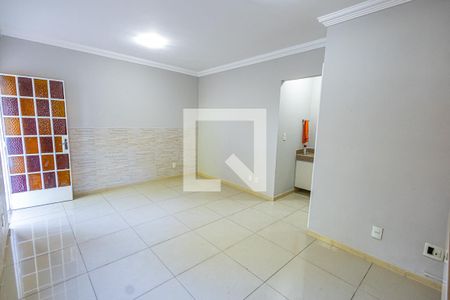 Sala de casa para alugar com 3 quartos, 110m² em Santa Amelia, Belo Horizonte