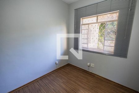 Quarto 1 / 2º andar de casa para alugar com 3 quartos, 110m² em Santa Amelia, Belo Horizonte