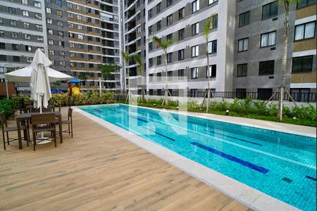 Apartamento à venda com 34m², 1 quarto e sem vaga Apartamento à venda com 34m², 1 quarto e sem vagaÁrea comum - Piscina