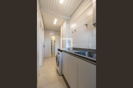 Apartamento à venda com 281m², 3 quartos e 3 vagas Apartamento à venda com 281m², 3 quartos e 3 vagasÁrea de Serviço