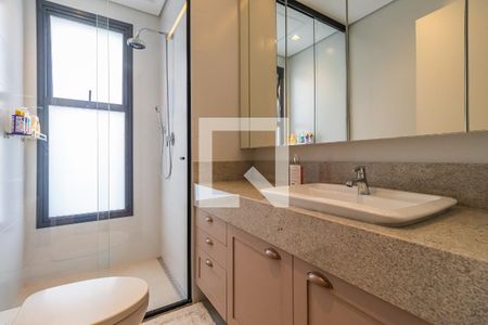 Apartamento à venda com 281m², 3 quartos e 3 vagas Apartamento à venda com 281m², 3 quartos e 3 vagasBanheiro da Suíte 1