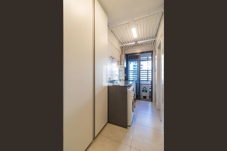 Apartamento à venda com 281m², 3 quartos e 3 vagas Apartamento à venda com 281m², 3 quartos e 3 vagasÁrea de Serviço