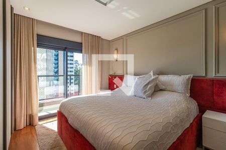 Apartamento à venda com 281m², 3 quartos e 3 vagas Apartamento à venda com 281m², 3 quartos e 3 vagasSuíte 2