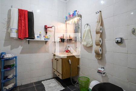 Casa à venda com 380m², 3 quartos e 2 vagasBanheiro da suíte 1