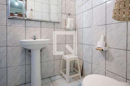 Casa à venda com 380m², 3 quartos e 2 vagasBanheiro da suíte 3