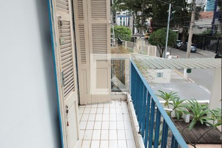 Casa à venda com 102m², 3 quartos e 2 vagasVaranda do quarto 1 