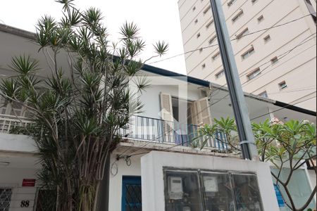 Casa à venda com 102m², 3 quartos e 2 vagasFachada