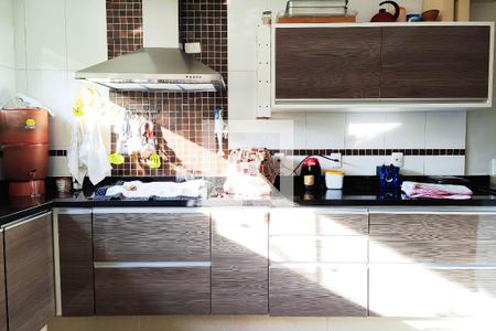 Casa à venda com 180m², 3 quartos e 2 vagas Casa à venda com 180m², 3 quartos e 2 vagasCozinha