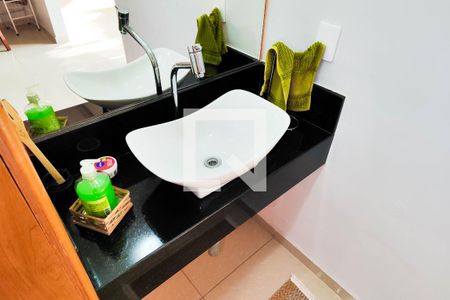 Casa à venda com 180m², 3 quartos e 2 vagas Casa à venda com 180m², 3 quartos e 2 vagasLavabo