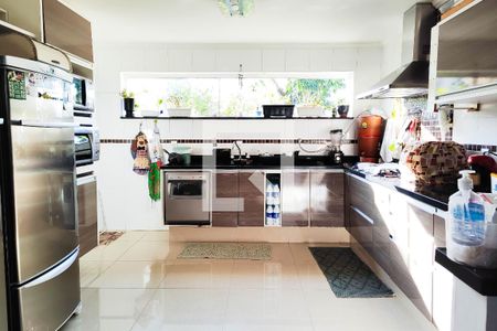 Casa à venda com 180m², 3 quartos e 2 vagas Casa à venda com 180m², 3 quartos e 2 vagasCozinha