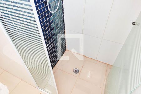 Casa à venda com 180m², 3 quartos e 2 vagas Casa à venda com 180m², 3 quartos e 2 vagasBanheiro da Suite 1