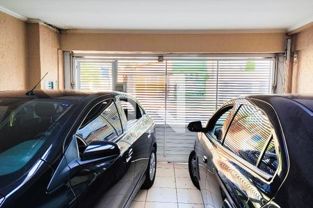 Casa à venda com 180m², 3 quartos e 2 vagas Casa à venda com 180m², 3 quartos e 2 vagasGaragem