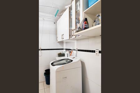 Casa à venda com 180m², 3 quartos e 2 vagas Casa à venda com 180m², 3 quartos e 2 vagasÁrea de Serviço