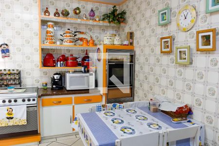 Casa à venda com 260m², 3 quartos e sem vaga Casa à venda com 260m², 3 quartos e sem vagaCozinha