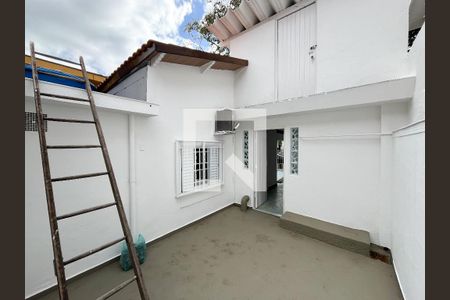 Casa à venda com 92m², 2 quartos e 2 vagasQuintal