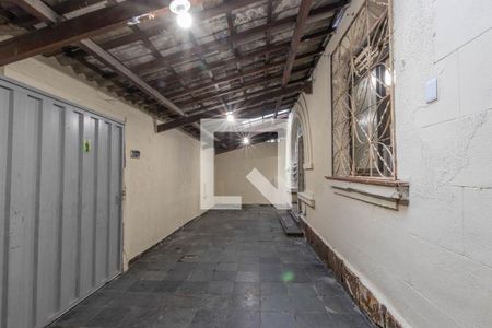 Casa à venda com 237m², 5 quartos e 2 vagas Casa à venda com 237m², 5 quartos e 2 vagasGaragem