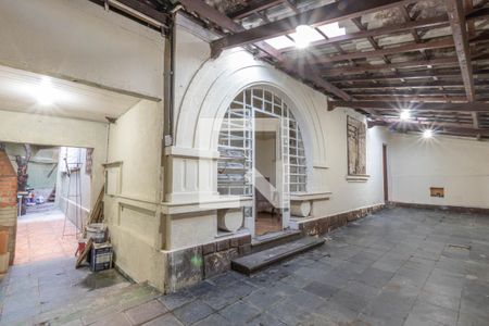 Casa à venda com 237m², 5 quartos e 2 vagas Casa à venda com 237m², 5 quartos e 2 vagasGaragem
