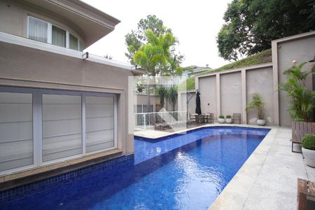 Casa de condomínio à venda com 805m², 4 quartos e 4 vagasPiscina