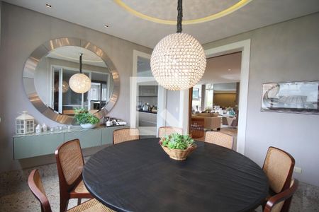 Casa de condomínio à venda com 805m², 4 quartos e 4 vagasCopa