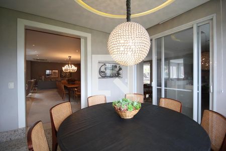 Casa de condomínio à venda com 805m², 4 quartos e 4 vagasCopa