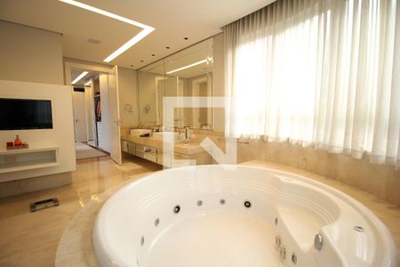 Casa de condomínio à venda com 805m², 4 quartos e 4 vagasBanheiro da Suíte 1