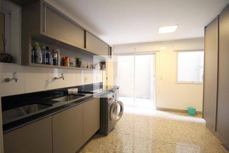 Casa de condomínio à venda com 805m², 4 quartos e 4 vagasÁrea de Serviço