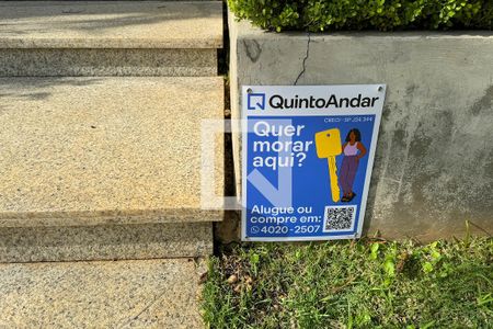 Casa de condomínio à venda com 805m², 4 quartos e 4 vagasFachada