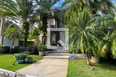 Casa de condomínio à venda com 805m², 4 quartos e 4 vagasFachada