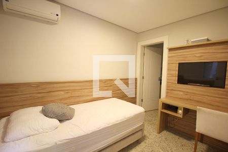 Casa de condomínio à venda com 805m², 4 quartos e 4 vagasQuarto de Serviço