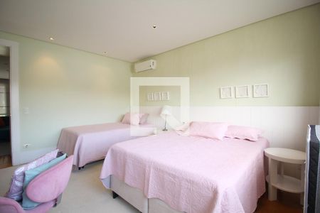 Casa de condomínio à venda com 805m², 4 quartos e 4 vagasSuíte 2