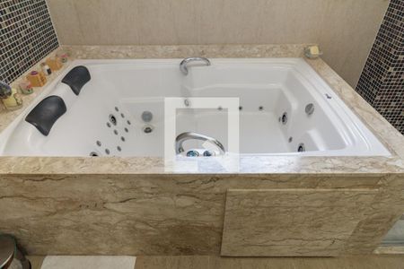 Apartamento à venda com 182m², 3 quartos e 1 vaga Apartamento à venda com 182m², 3 quartos e 1 vagaBanheiro 1 - Suíte