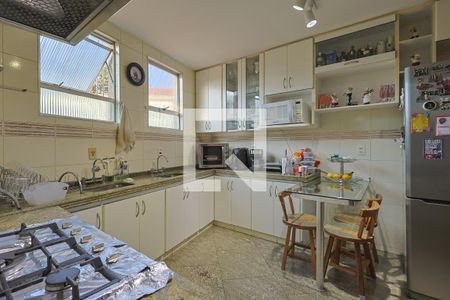 Apartamento à venda com 186m², 4 quartos e 3 vagas Apartamento à venda com 186m², 4 quartos e 3 vagasCozinha