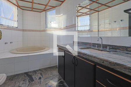 Apartamento à venda com 186m², 4 quartos e 3 vagas Apartamento à venda com 186m², 4 quartos e 3 vagasBanheiro da Suíte