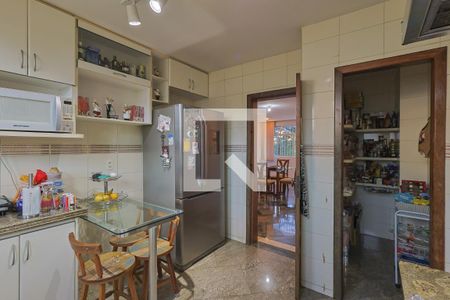 Apartamento à venda com 186m², 4 quartos e 3 vagas Apartamento à venda com 186m², 4 quartos e 3 vagasCozinha