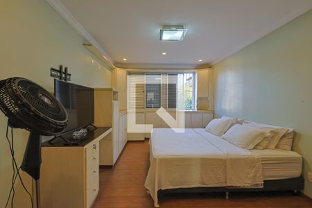 Apartamento à venda com 186m², 4 quartos e 3 vagas Apartamento à venda com 186m², 4 quartos e 3 vagasSuíte