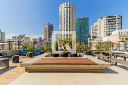 Apartamento à venda com 28m², 1 quarto e sem vaga Apartamento à venda com 28m², 1 quarto e sem vagaTerraço