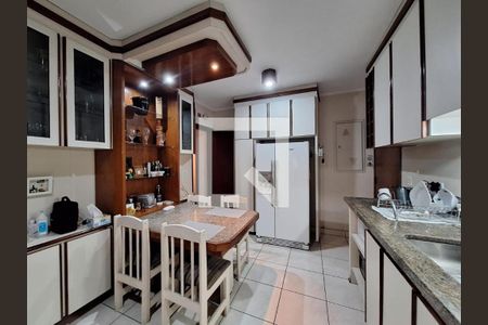 Apartamento à venda com 330m², 4 quartos e 3 vagas Apartamento à venda com 330m², 4 quartos e 3 vagasFoto 60