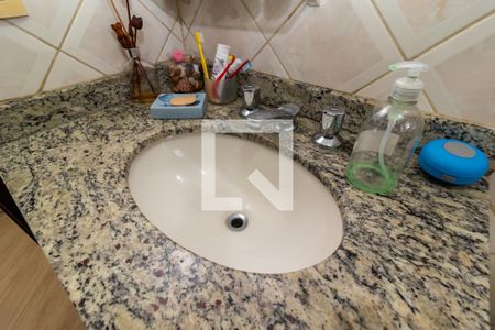 Casa à venda com 200m², 3 quartos e 2 vagasBanheiro 2