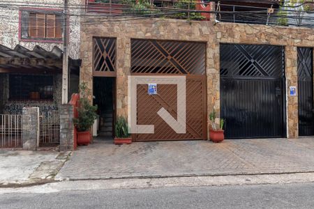 Casa à venda com 200m², 3 quartos e 2 vagasFachada