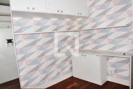 Apartamento à venda com 143m², 3 quartos e 2 vagasQuarto 02 com Suíte