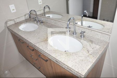 Apartamento à venda com 143m², 3 quartos e 2 vagasSuíte do Quarto 01