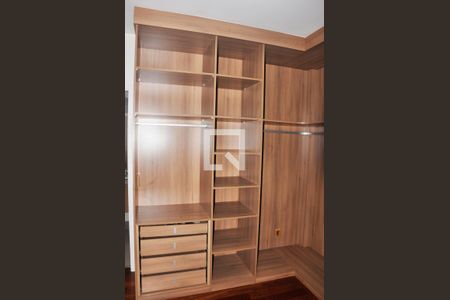 Apartamento à venda com 143m², 3 quartos e 2 vagasCloset do Quarto 01