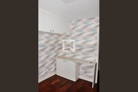 Apartamento à venda com 143m², 3 quartos e 2 vagasQuarto 02 com Suíte