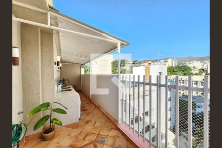 Apartamento à venda com 240m², 4 quartos e 4 vagas Apartamento à venda com 240m², 4 quartos e 4 vagasLavanderia